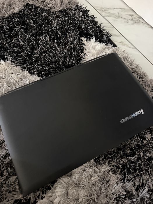 laptop Lenovo vechi