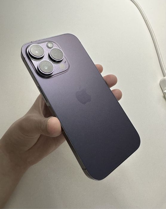 iPhone 14 pro в идеальном состоянии
