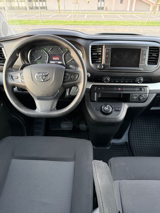 Inchiriez/Inchirieri Rent-a-van Oradea, închiriere dubă 8+1, microbuz