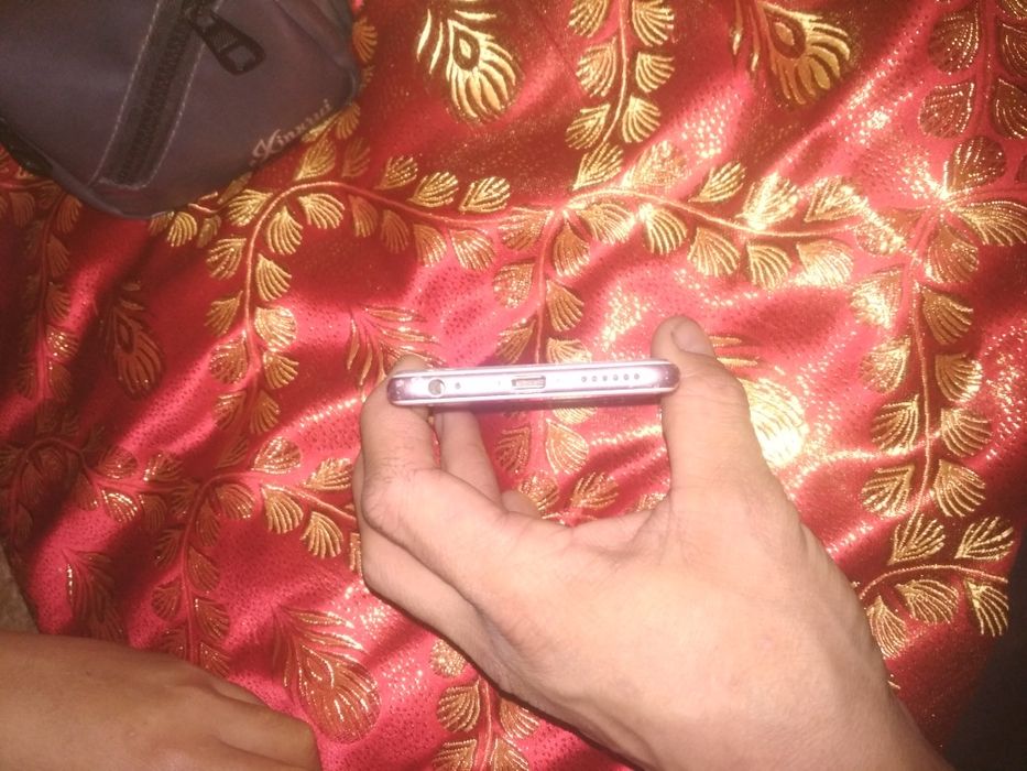 Продам iPhone 6 s