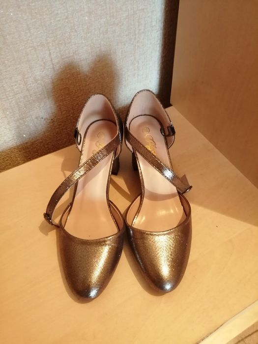 Туфли вечерние серебристые