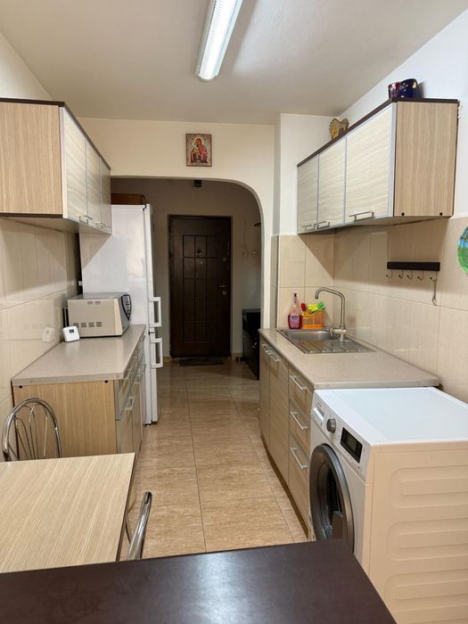 Proprietar, închiriez ap 2 cam Micro 6