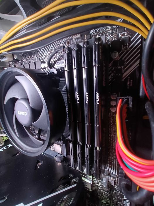 RTX 4060 Ti 16GB VRAM / Ryzen 7 5800X / 64GB DDR4 / 1TB NVMe - Компютър за Видео монтаж