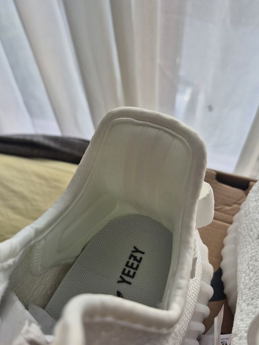 Yeezy Boost 350 V2