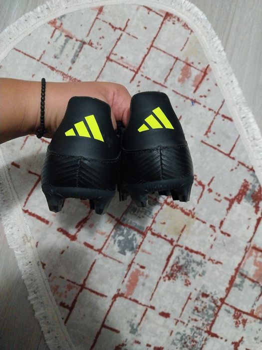 Ghete de fotbal F50