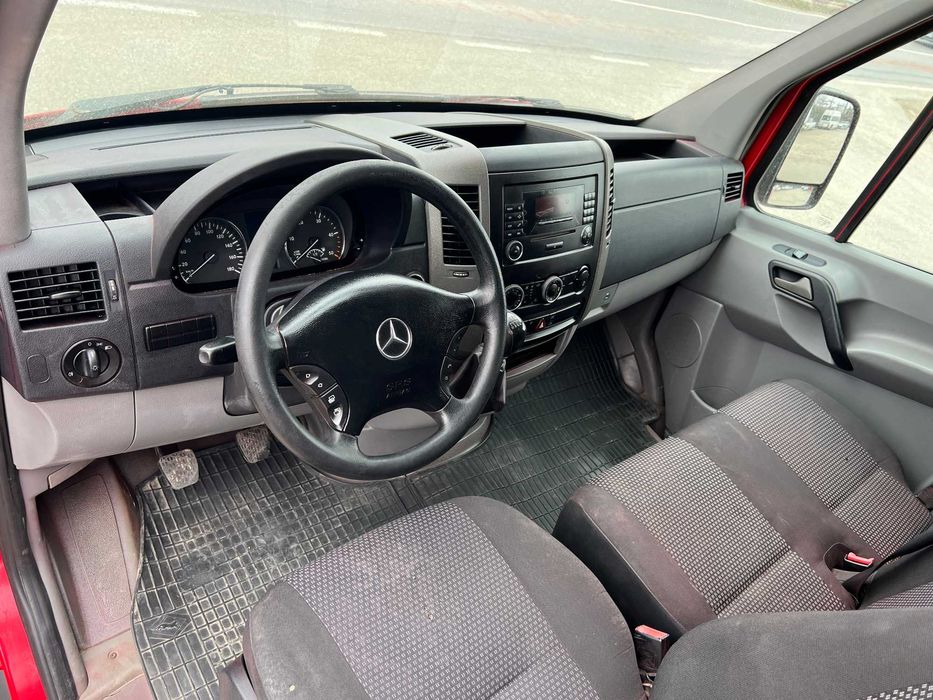 INCHIRIEZ duba RENT A Van MERCEDES Sprinter LUNG 3,5 t Fara Sofer