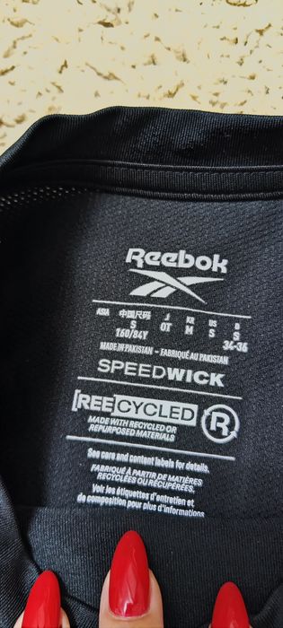 Женская спортивная майка Reebok размер S-M