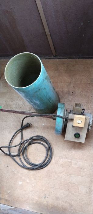 Голям миксер за разбъркване на мляко и др.течности