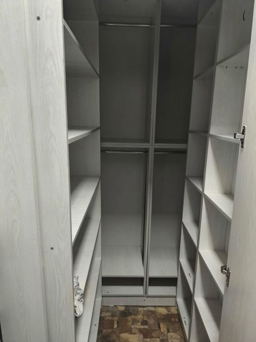 1 комнатная с мебелью и теникой в 1 микрорайоне