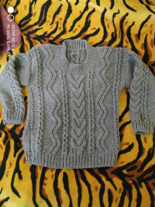 Вязаные детские кофточки. (Новые)