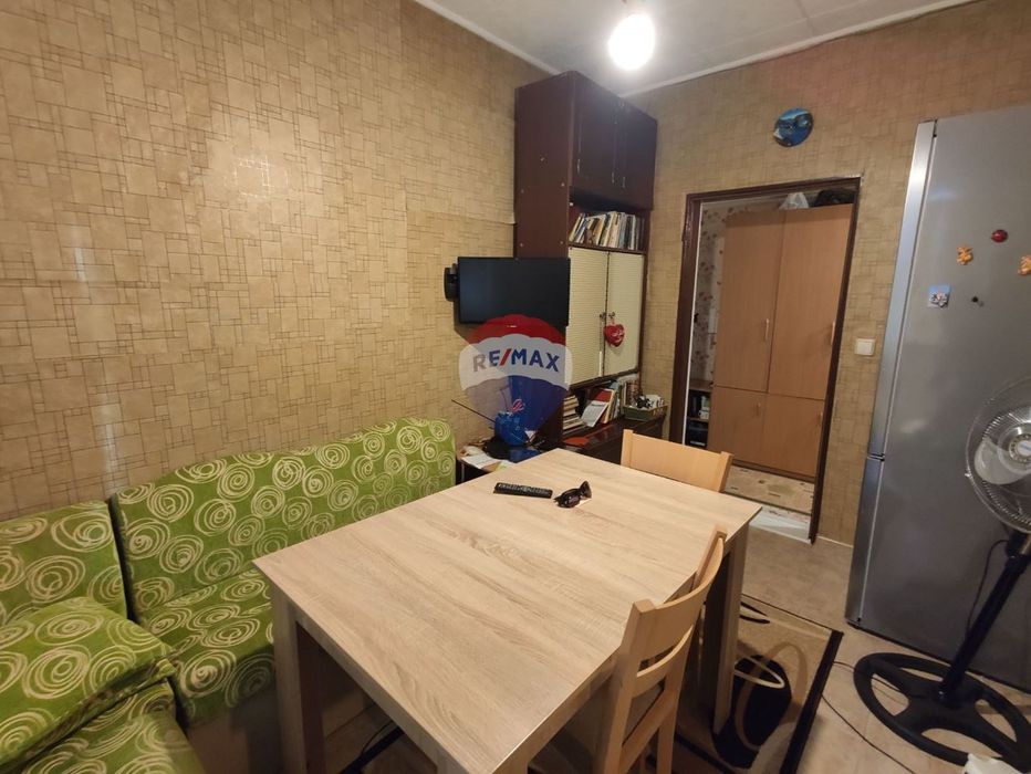 Апартамент с три отделни стаи, ж.к. Владислав Варненчик, гр. Варна П.