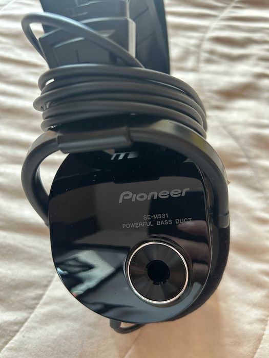 Слушалки Pioneer SE-M531 за Висококачествен Звук с Мощен Бас