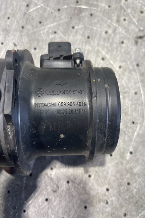 Debitmetru aer 059 906 461N Volkswagen VW Touareg generatia 2 7P (fac