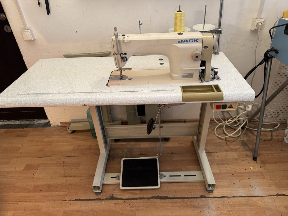 Masina de cusut industriala jack