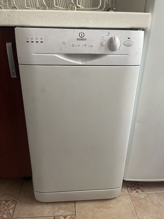 Посудомочная машина indesit