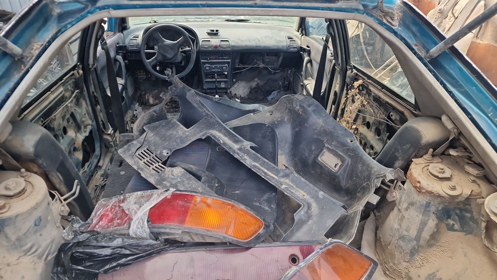 Мазда 323 на запчасть