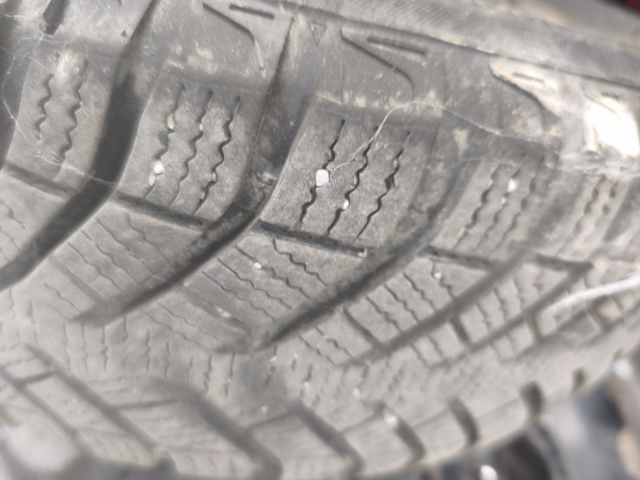 2 броя зимни гуми 175 / 65 / 14