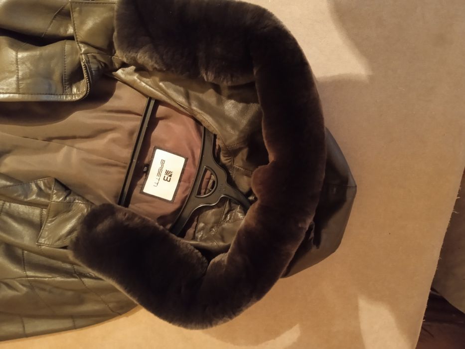 Продам плащ в отличном состоянии.