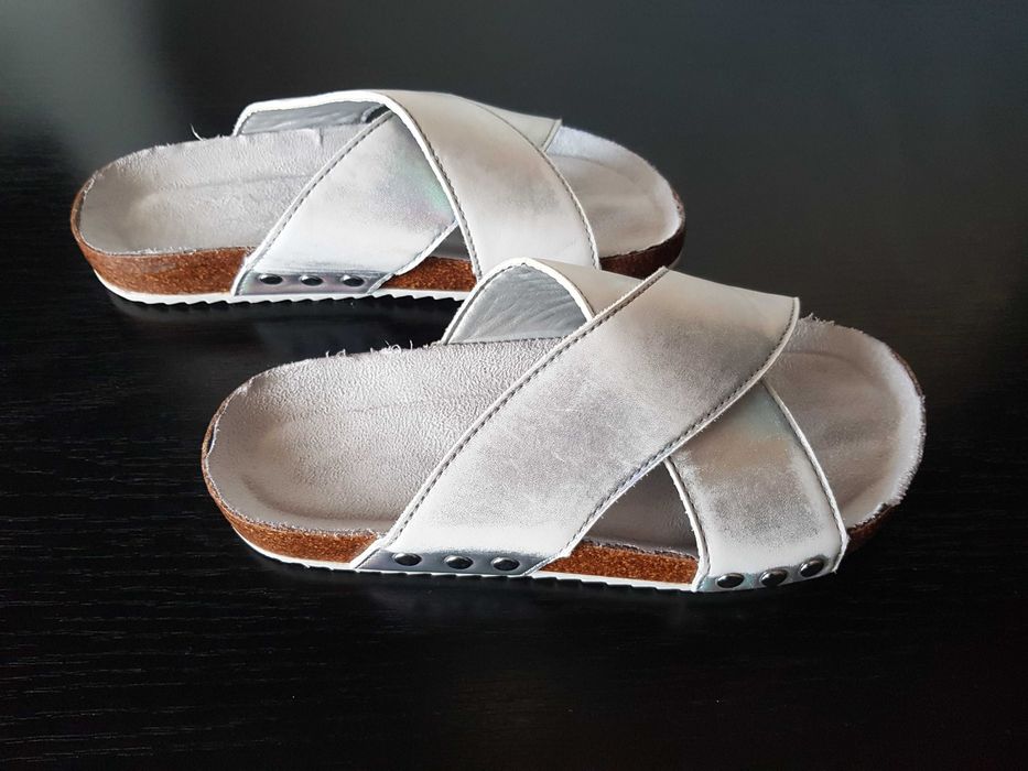 Slapi argintii cu talpa interioara din piele 37 (22 cm)