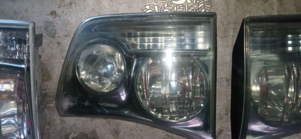 Продам задние фонари