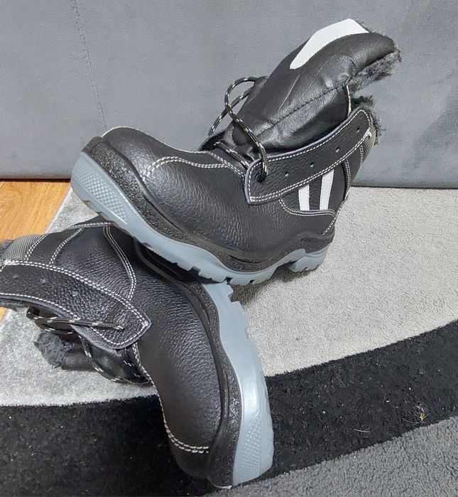 Продам Ботинка новая