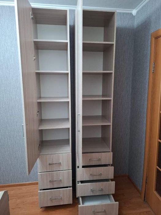 Продам Шкаф Пенал .Два штуки.