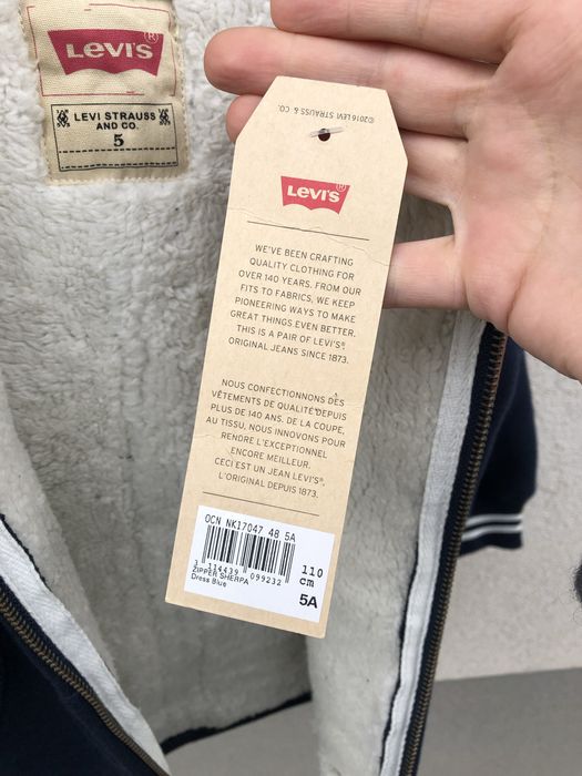 Яке детско LEVI'S  ново 110 см.