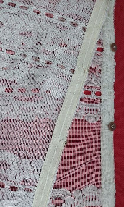 Продавам завеса бяла, прозрачна, готова за окачване