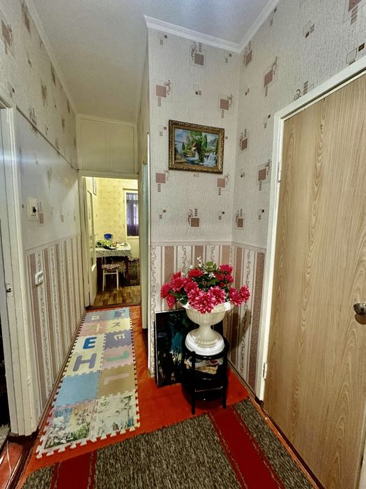 Продаётся 2 ком 8 микрорайон