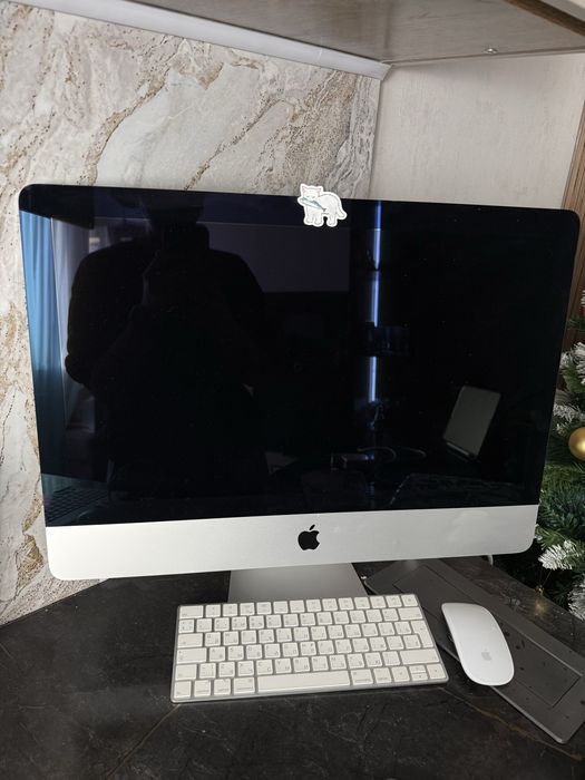 Продам imac 21,5 2017 года в отличном состоянии