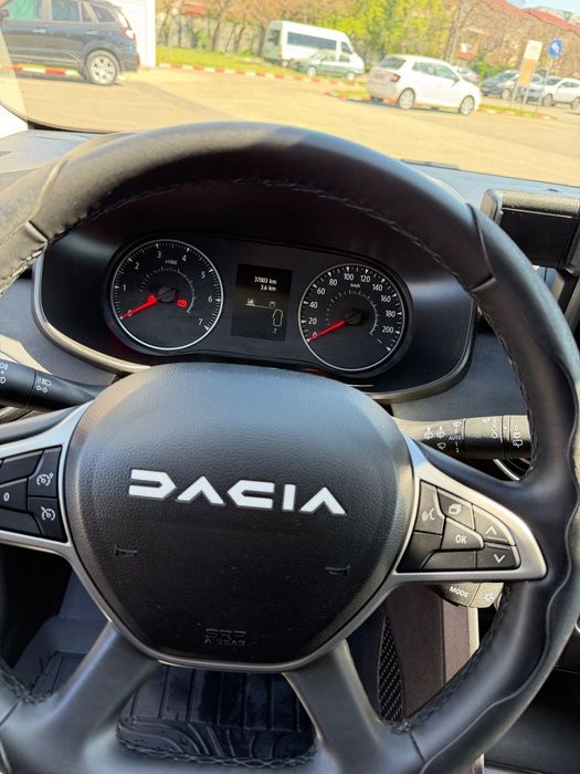 Dacia Jogger Dacia Jogger 2025 Benzină+ GPL 100 cai.   Varianta extrem+ cu 7 locuri