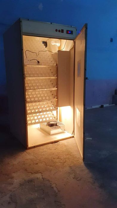 Инкубатор сотилади