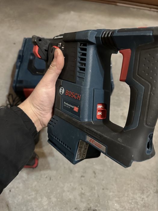 Bosch GBH 18V-26 F перфоратор