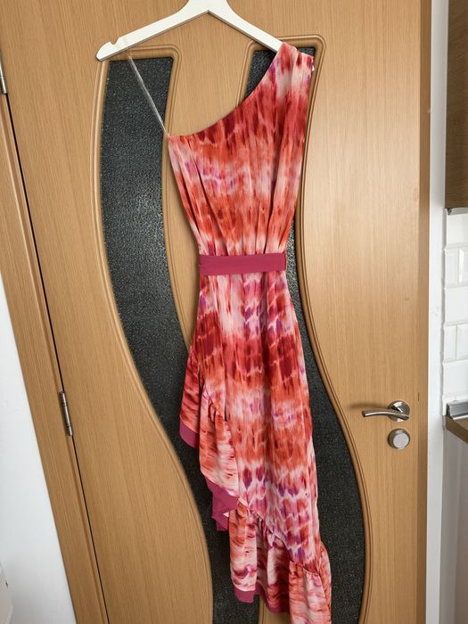 Бутикова дамска рокля - размер XS-S