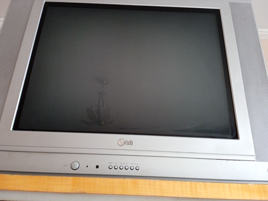 Электроника для дома. Телевизор рабочи.