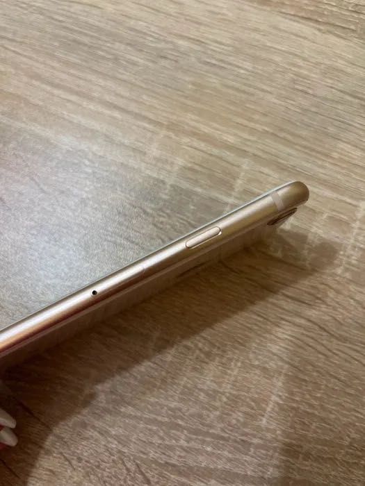 Apple iPhone 8 128GB памет Rose Gold Смартфон като нов (Отключен)