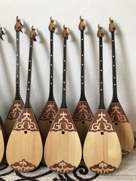 Домбыра, Емен агашынан