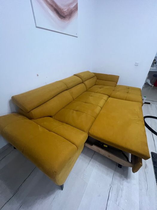 Curatare canapea , mochetă , scaune , interior auto