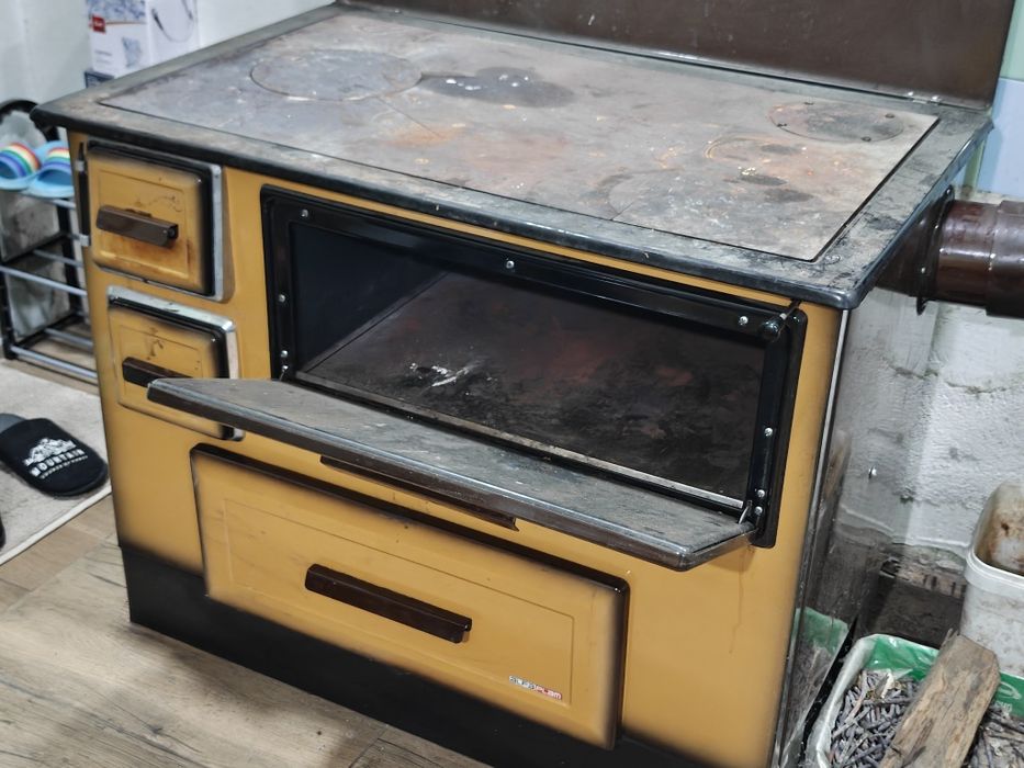 Готварска печка на дърва