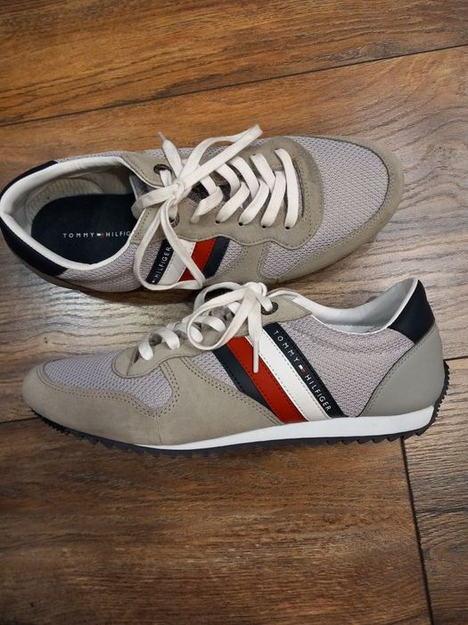Обувки :Tommy Hilfiger