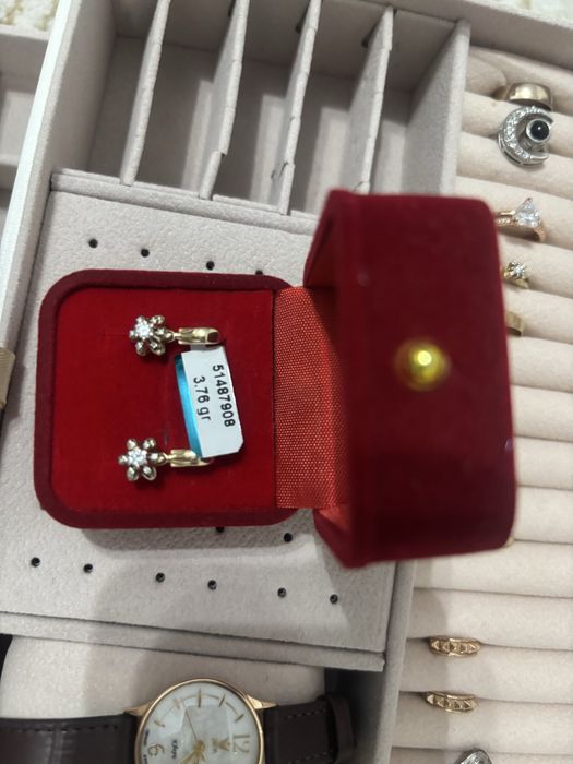 Золото/ Алтын сырға сатылады.