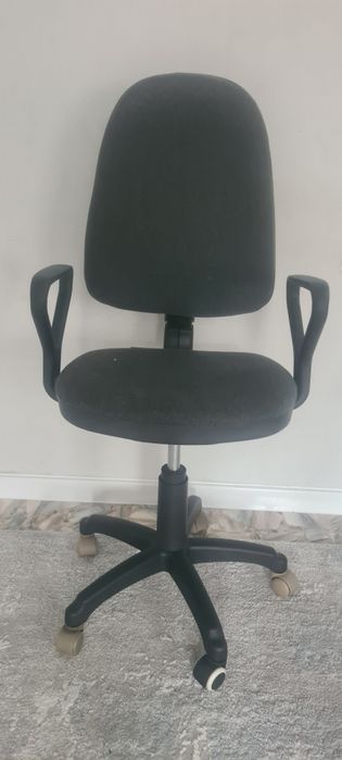 Продам офисное кресла