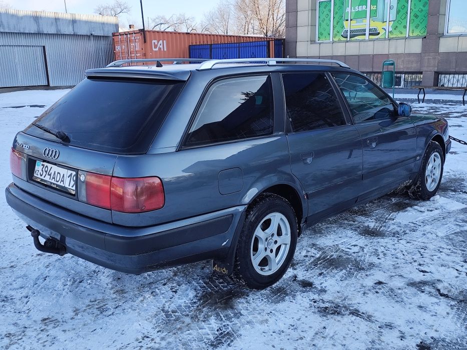 Продам машину Ауди 100 С4