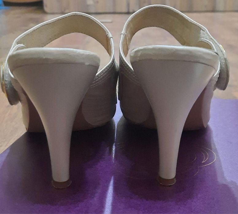 Босоножки Sasha Fabiani