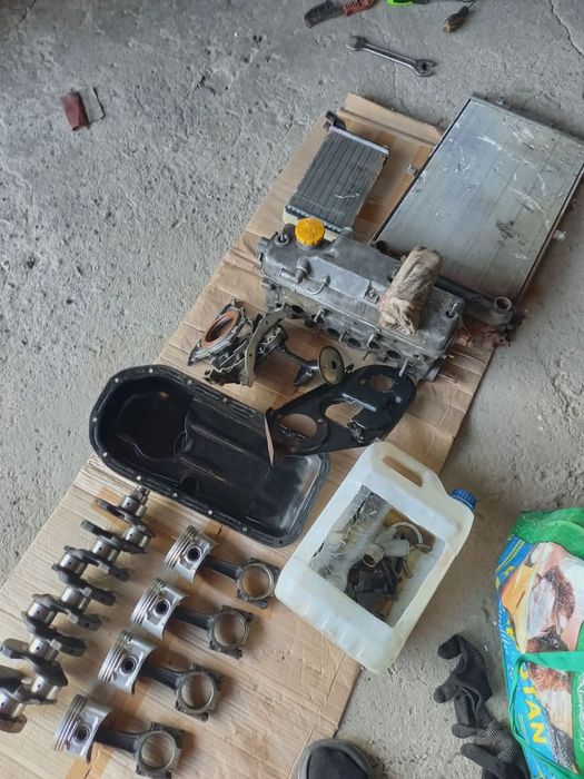 Продам ваз запчасти.