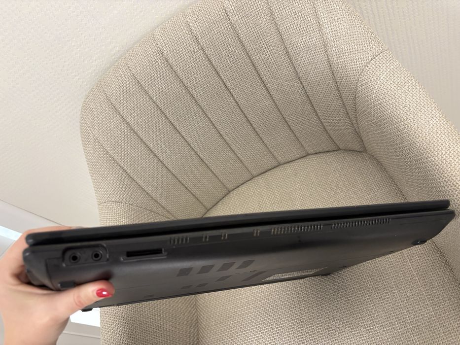 Черен Лаптоп ASUS