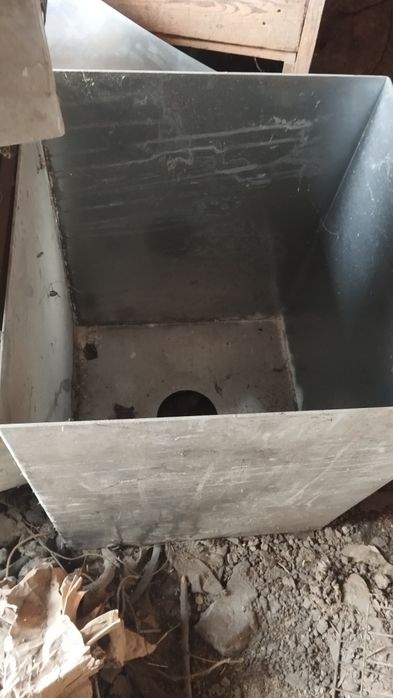 Продам бак для горячей воды