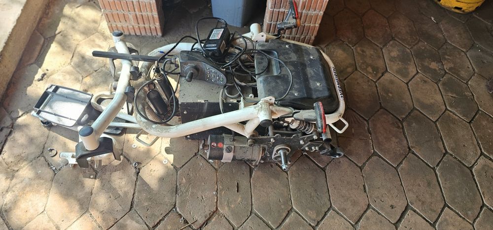 Vând Scaun cu rotile VERMEIREN FOREST