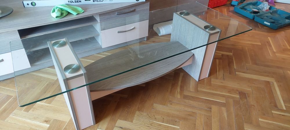 Продавам мебели и електроуред