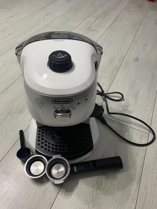Espressor manual DELONGHI EC221.W, 1L , 1100W, 15 bar, Cappuccino
